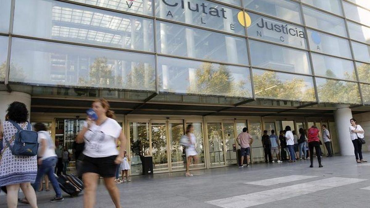 Se dan a la fuga los dos condenados por violar en grupo a una menor en Valencia