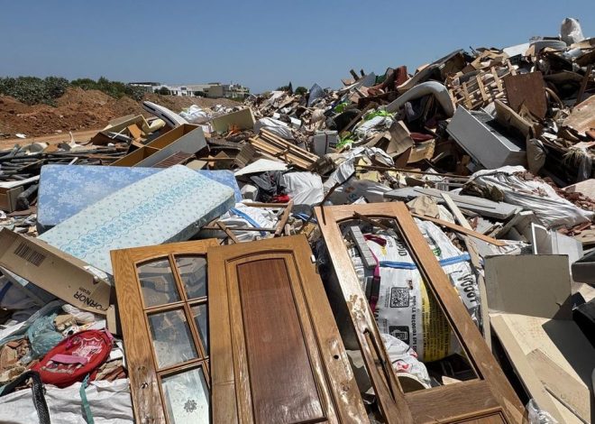 Paiporta, tomada ahora por los escombros tras la dana: 70 toneladas al día por las reformas en viviendas