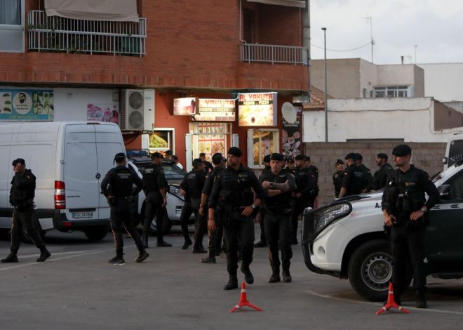 La Guardia Civil vuelve a acorazar Torre Pacheco para evitar la llegada de más ultras violentos