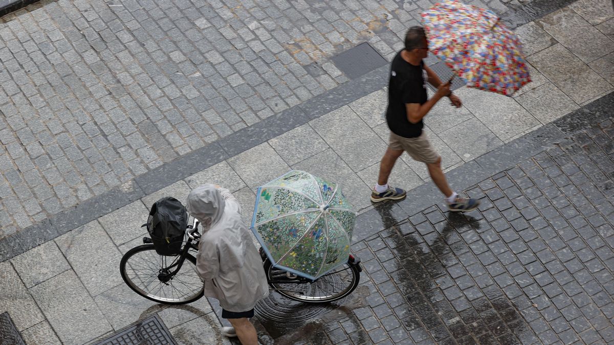 La lluvia vuelve con fuerza y la Aemet activa avisos en cuatro comunidades