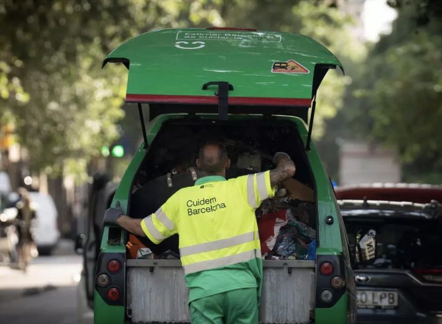 Otros dos trabajadores de la limpieza en Barcelona, derivados a centros sanitarios por golpe de calor en un día