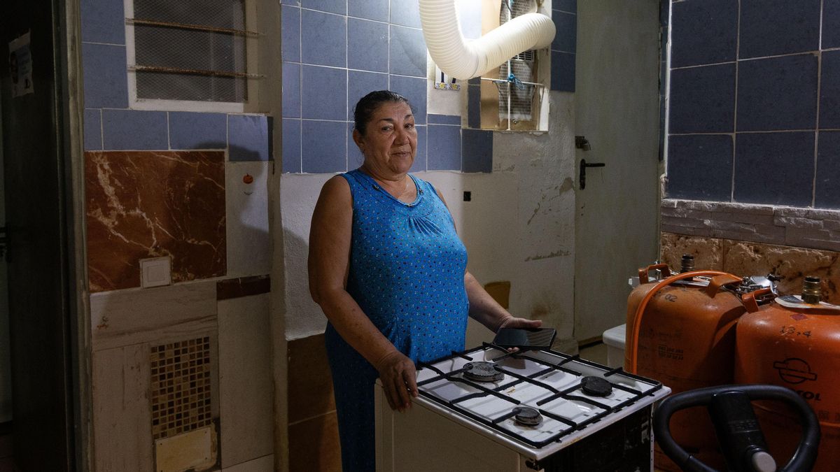 El infierno de los trasteros que un policía alquila ilegalmente a personas vulnerables: «No quiero acabar en la calle»