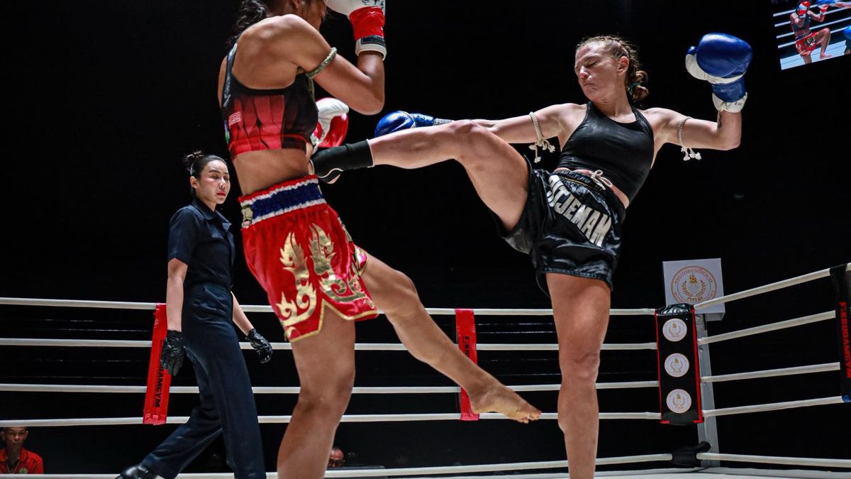 Julia dejó un despacho de abogados «con luz de hospital» para ser promesa del Muay Thai: «No encajé en ese mundo»