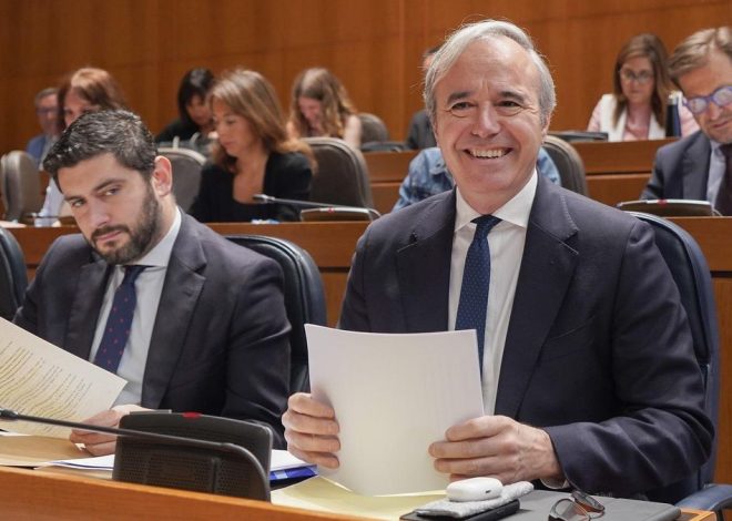 Un año de la ruptura de Vox con el PP en Aragón: Azcón gobierna sin sobresaltos… pero también sin presupuestos a la vista