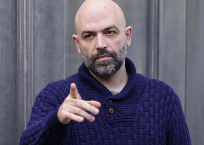 Roberto Saviano logra la condena de los mafiosos que lo amenazaron de muerte en sus inicios y rompe a llorar en el juicio