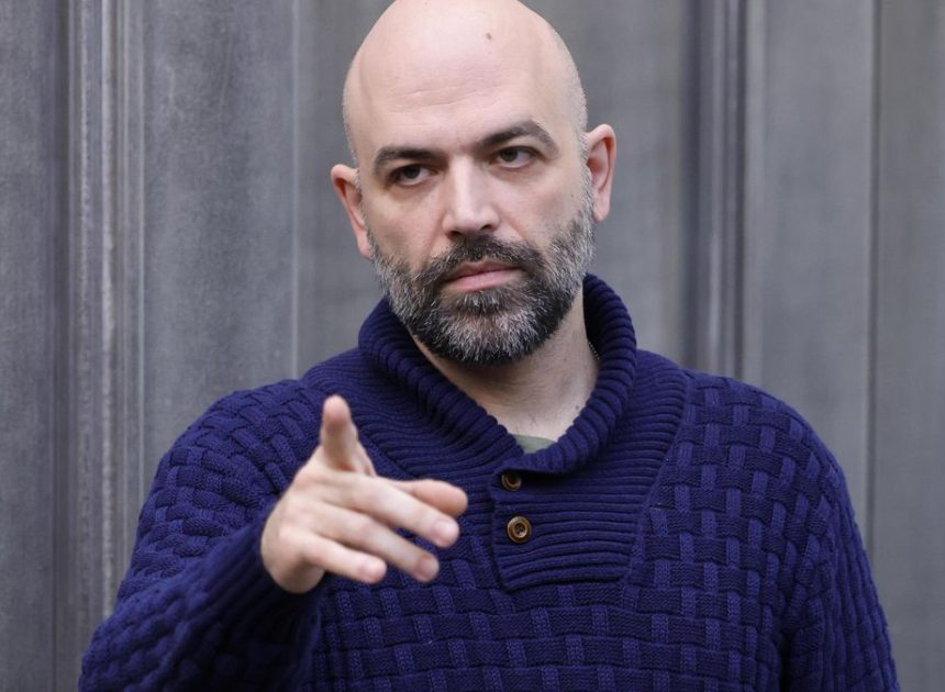 Roberto Saviano logra la condena de los mafiosos que lo amenazaron de muerte en sus inicios y rompe a llorar en el juicio