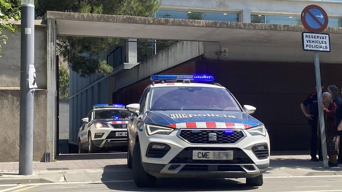 Dos muertos y cinco mossos heridos al atrincherarse un hombre en una casa de Calldetenes (Barcelona)