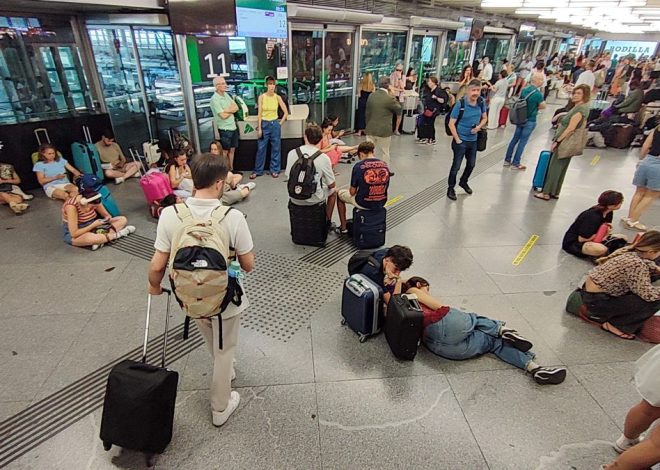 Casi nueve horas encerrada en un tren: la odisea de viajar de Sevilla a Madrid por la enésima avería del AVE