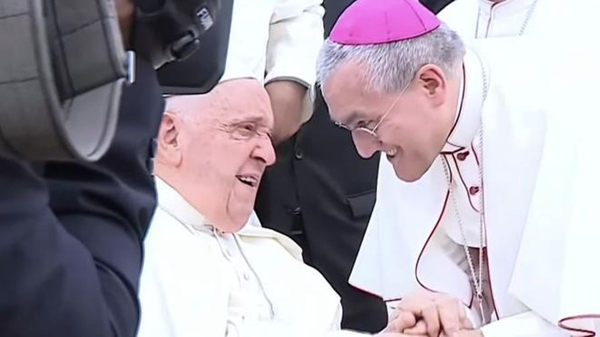 El Vaticano elige nuncio en España a un colaborador del polémico secretario de Estado de Juan Pablo II