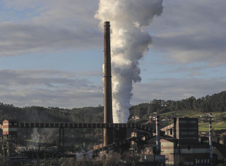 Muere un trabajador de una empresa auxiliar de Arcelor en accidente laboral en Gijón