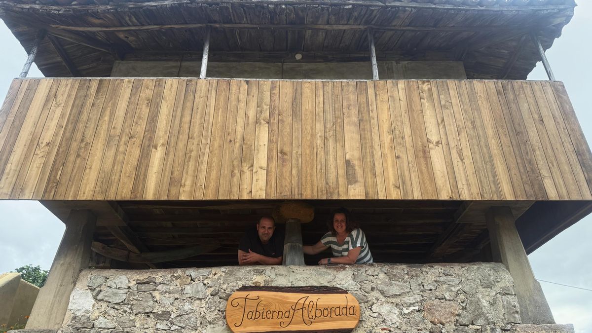 Cómo devolver la vida al pueblo abriendo un bar-tienda debajo de un hórreo
