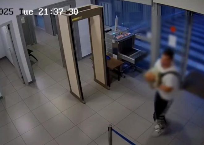 Tres policías nacionales salvan la vida a un bebé que convulsionaba en brazos de su padre en Zaragoza