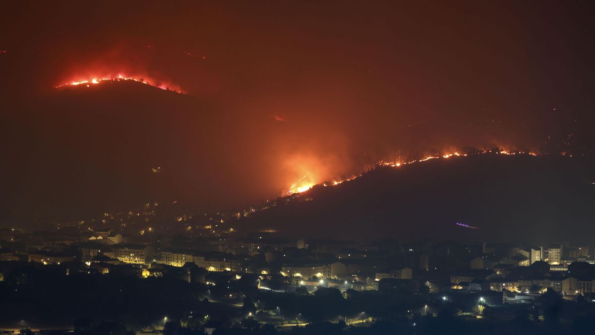 Oulego, la aldea ourensana «indefendible» que salvaron de las llamas los vecinos: «Os quedáis por vuestra cuenta y riesgo»