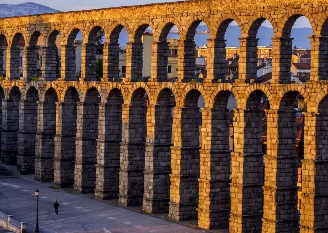 El Ayuntamiento de Segovia denuncia ante Fiscalía el robo y subasta de una piedra arrancada del Acueducto