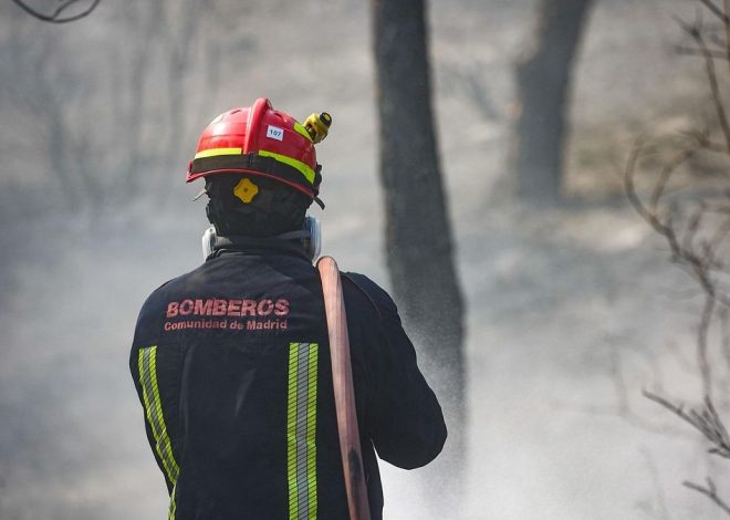 El Gobierno de Ayuso ofrece a los bomberos forestales madrileños las condiciones de los estatales mientras deciden si siguen en huelga