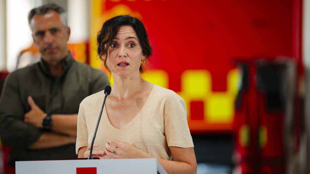 Ayuso acusa a Sánchez de «dejar que todo se queme» y al Gobierno de parálisis «para buscar culpables»
