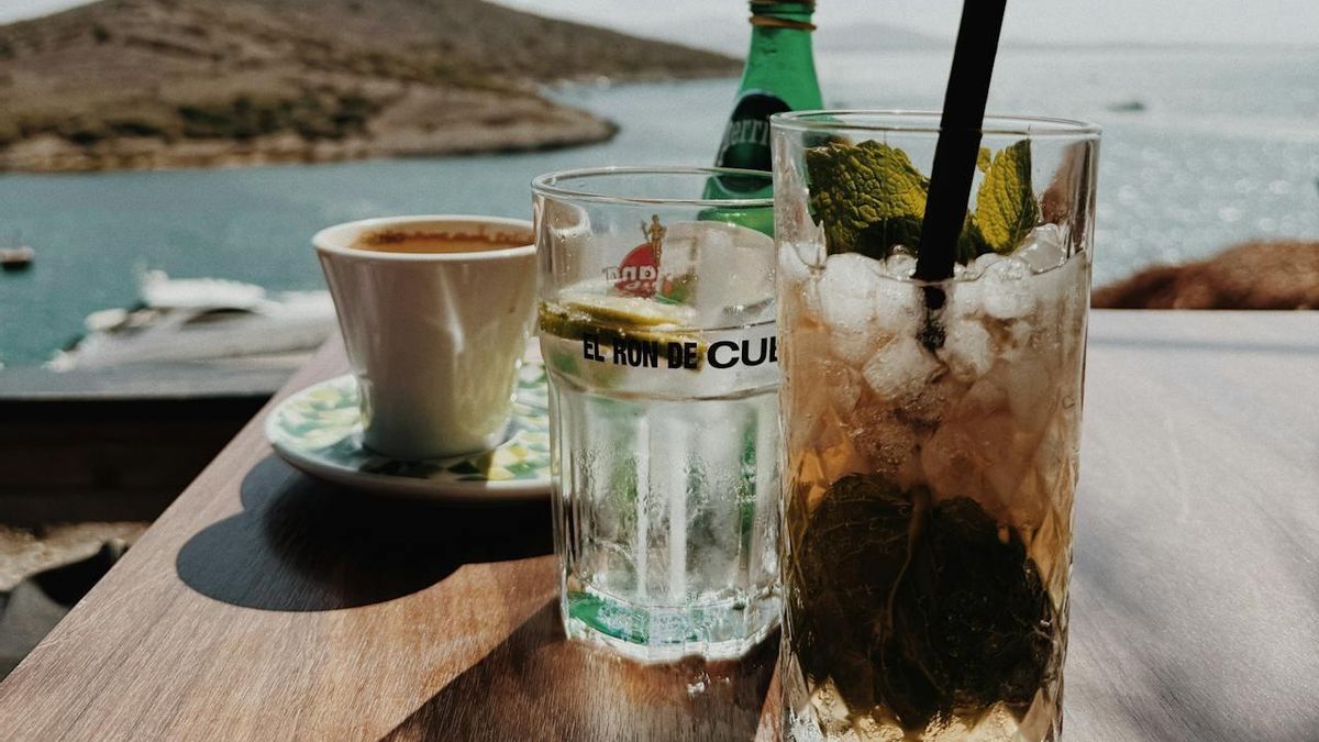 Estos son los gastos que más suben en vacaciones (y así puedes ahorrar en ellos)