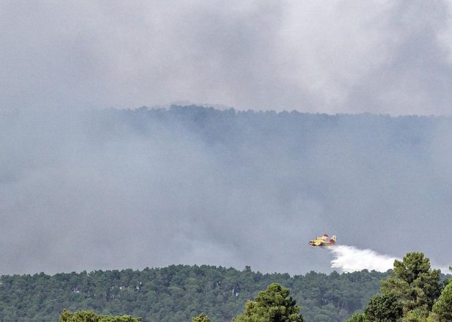 El incendio en el Hoyo de Pinares se queda sin llama pero se mantiene el operativo para evitar reproducciones