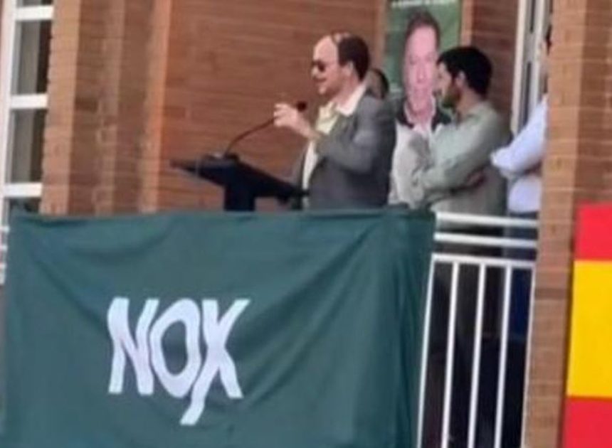 Filtran imágenes de la última película de ‘Torrente’ de Santiago Segura en las que parodia a Vox