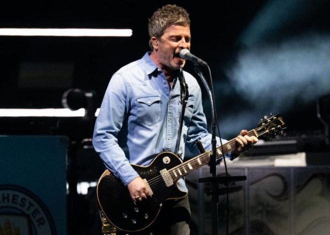 Noel Gallagher de Oasis pone a la venta «la guitarra más comentada del verano»