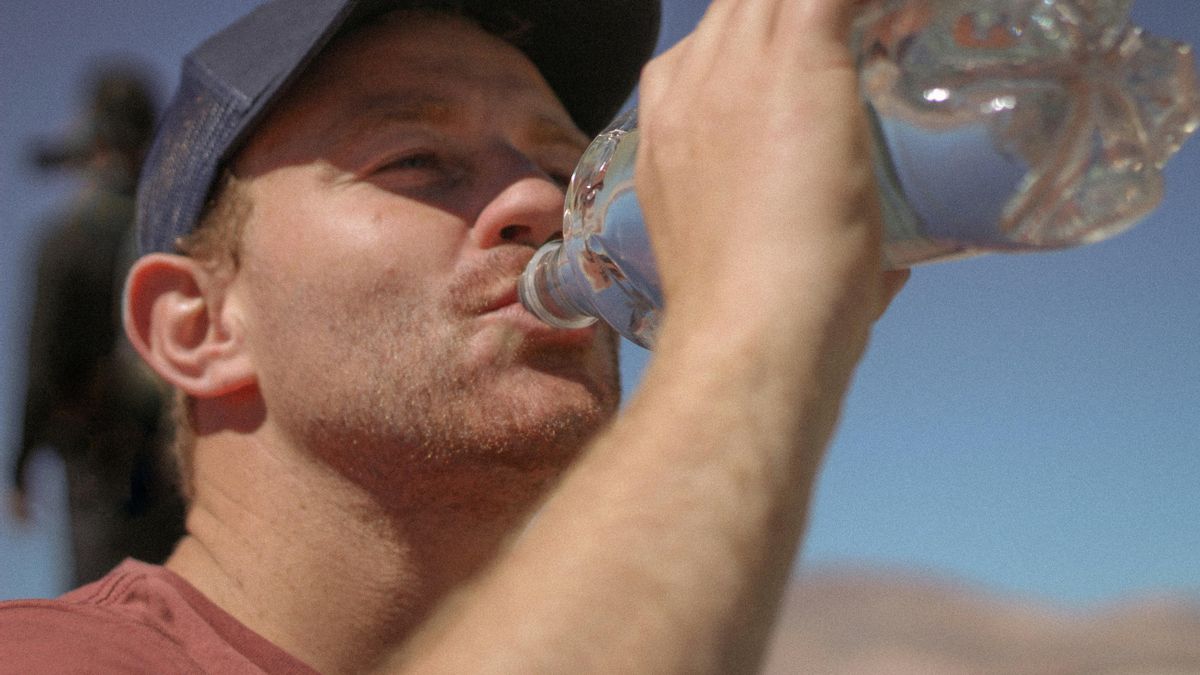Aguas embotelladas con sabor, ¿son una forma saludable de hidratarnos?
