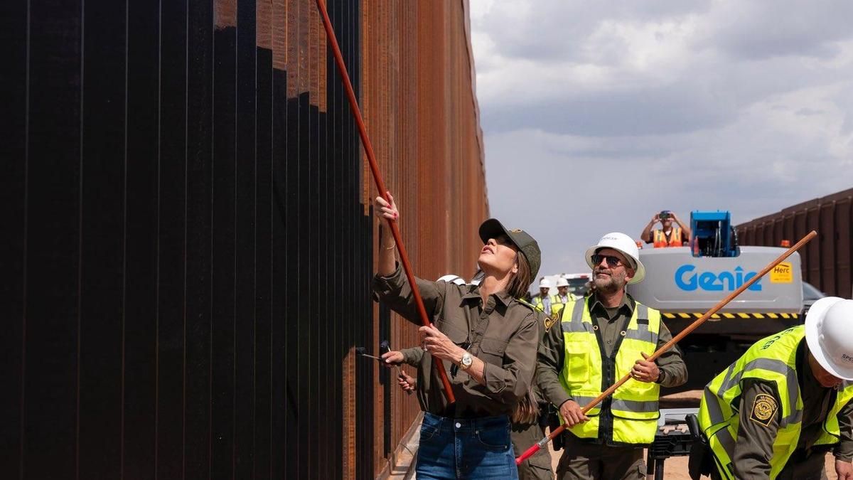 EEUU pinta de negro el muro fronterizo con México para que se caliente y sea más difícil de escalar