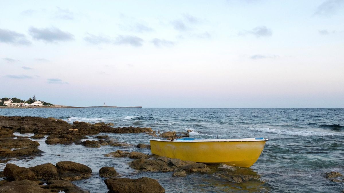 Desaparecen 12 personas migrantes tras saltar al agua desde una patera al suroeste de Cabrera