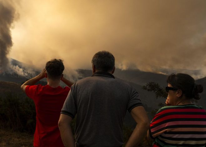 Dos incendios sin control afectan a más de mil hectáreas en la provincia de Ourense