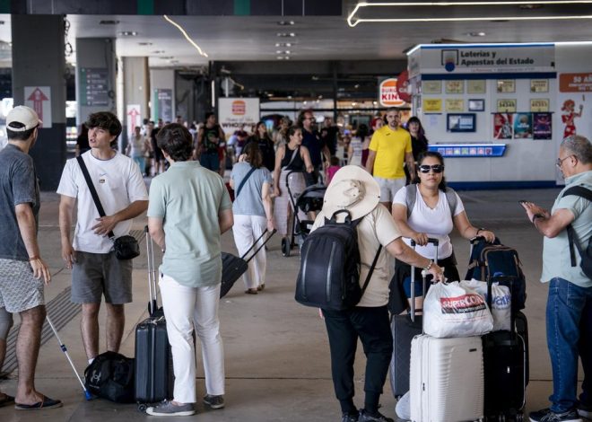 Suspendido durante todo el viernes el servicio de trenes entre Galicia y Madrid por los incendios
