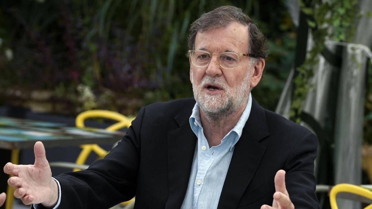 Rajoy pide «no exagerar» el caso Montoro: «Deberíamos ser más prudentes»