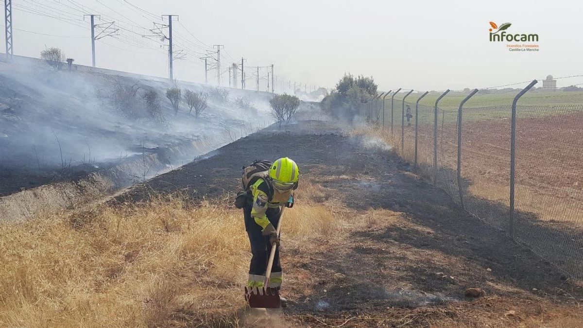 Controlado el incendio en Guadalajara que provocó la suspensión de la circulación del AVE Madrid-Barcelona