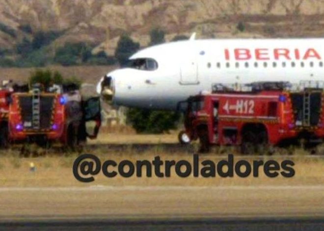 Un avión de Iberia aterriza de emergencia en Barajas después de colisionar con un pájaro