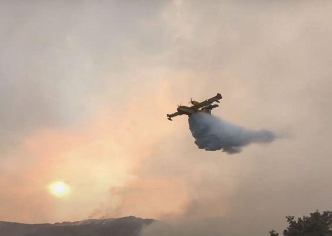 Siguen los incendios en Castilla y León: los medios se centran en el fuego de Porto, en Zamora, tras pasar a León