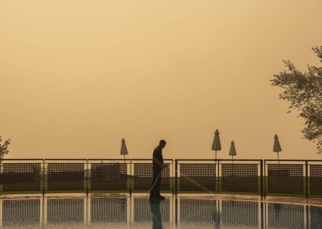 Los incendios de Ourense arrasan más de 31.000 hectáreas y mantienen desalojados y confinados a vecinos de varias aldeas