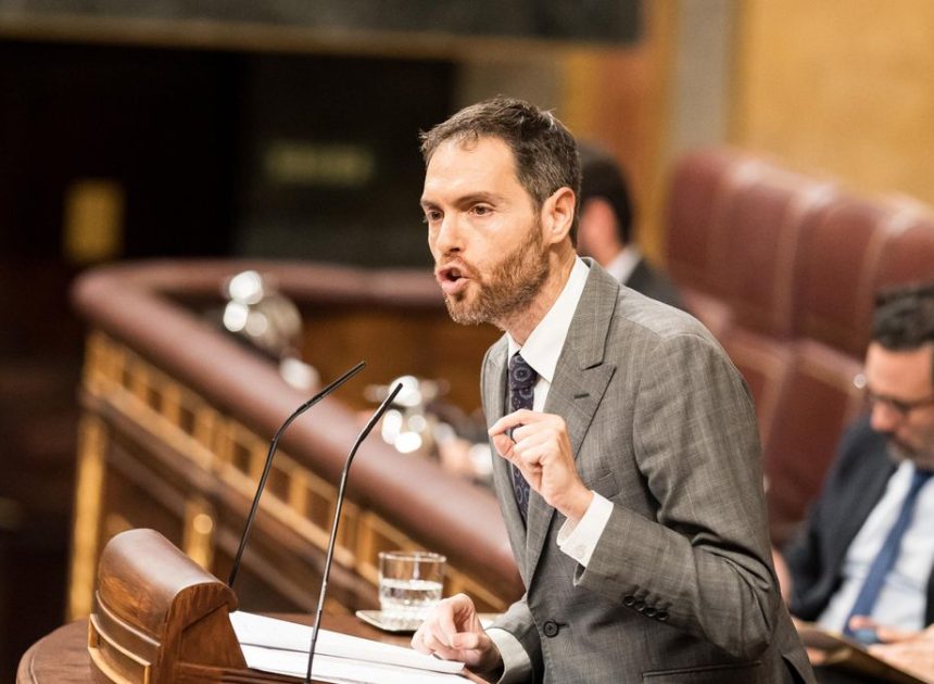 El PP se burla del nombramiento de un «director del Gabinete del director del Gabinete de Sánchez», un puesto que también tuvo Rajoy