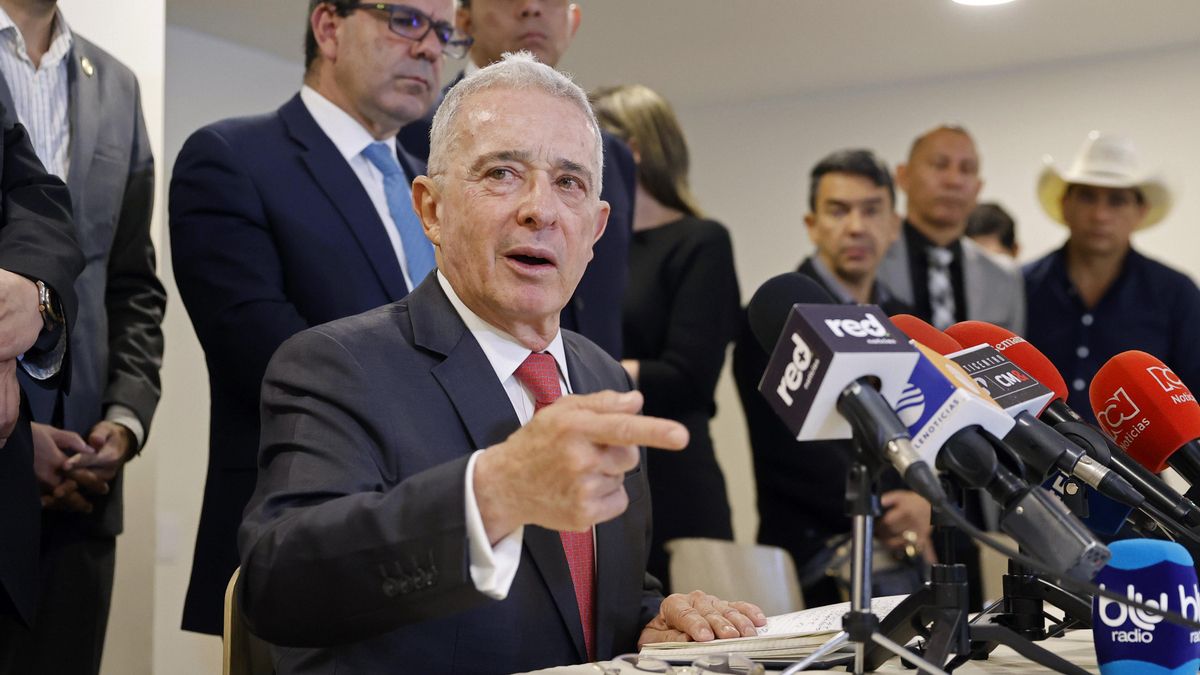 El Tribunal Superior de Bogotá ordena la libertad inmediata del expresidente Álvaro Uribe