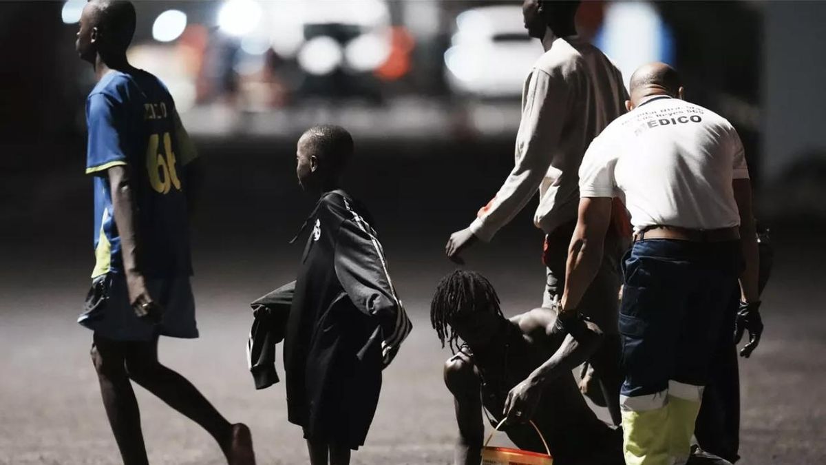Casi 300 jóvenes refugiados han salido ya de los centros de Canarias hacia recursos estatales de protección