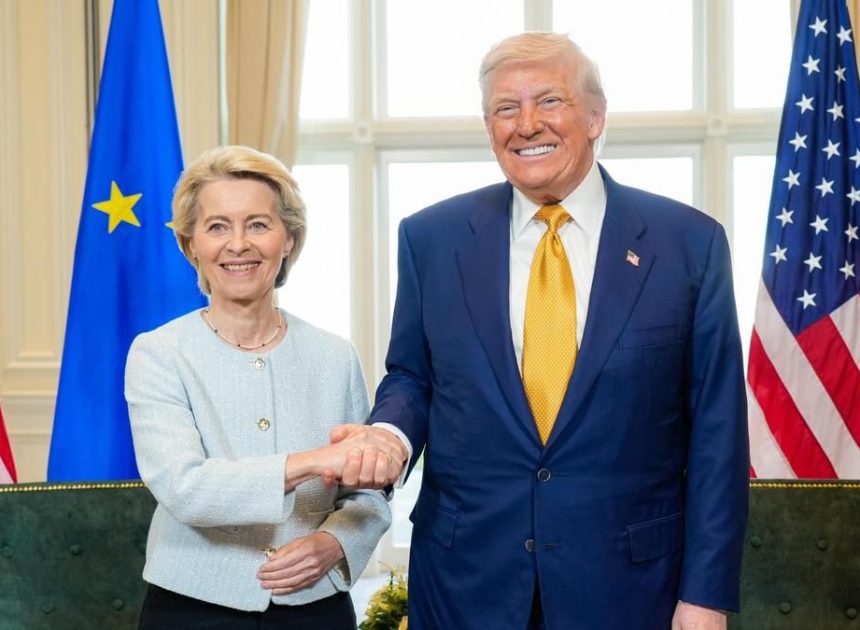 La UE y EEUU pactan por escrito los términos de su acuerdo para evitar la guerra arancelaria