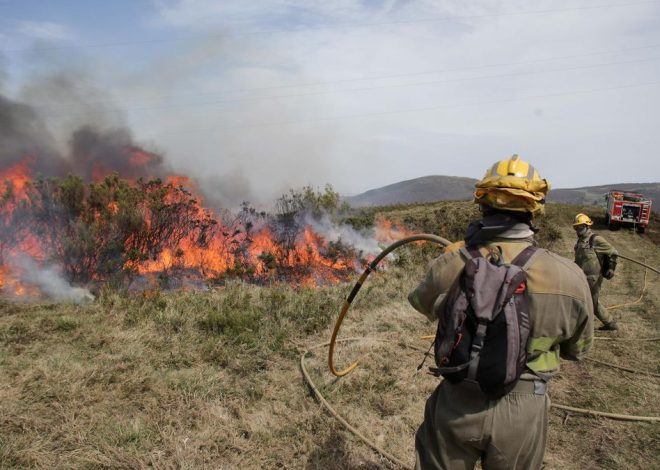 Leve respiro en Galicia: se mantienen activos los grandes incendios pero las hectáreas afectadas no aumentan