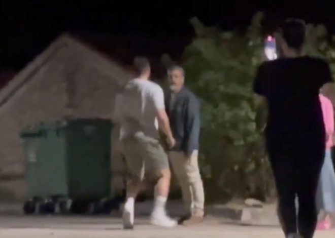 Tres ultraderechistas agreden al periodista de Diario Red Román Cuesta