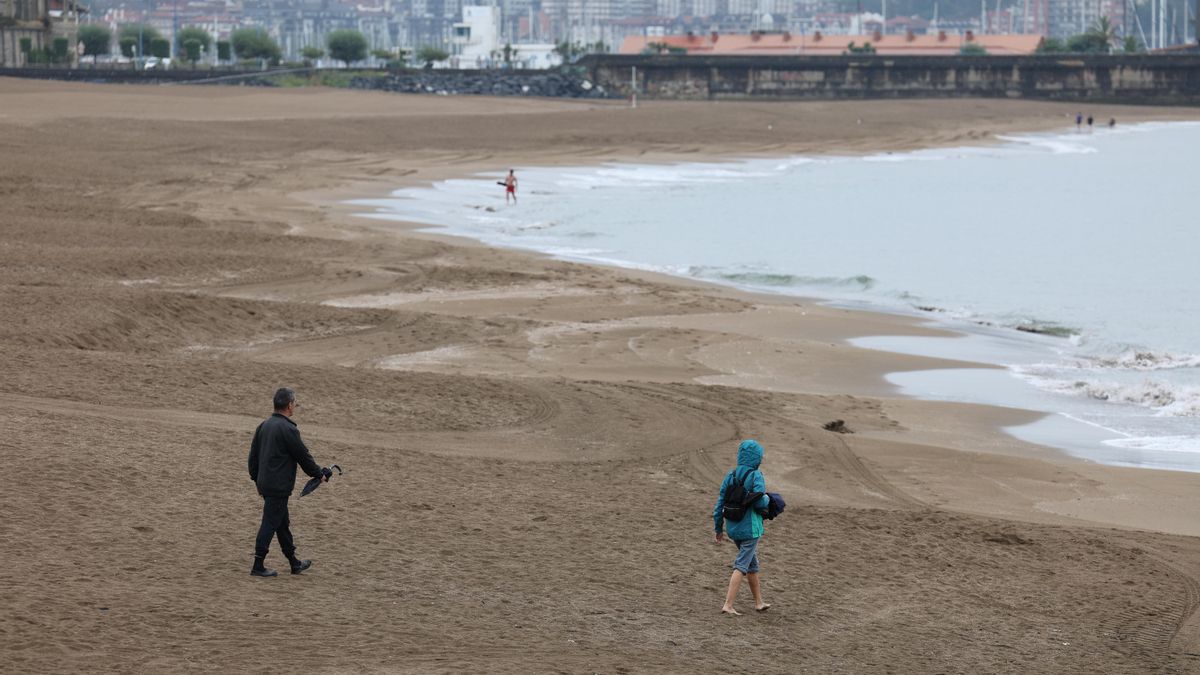 Las tormentas siguen en el norte y noreste, con aviso por altas temperaturas en Andalucía y Baleares