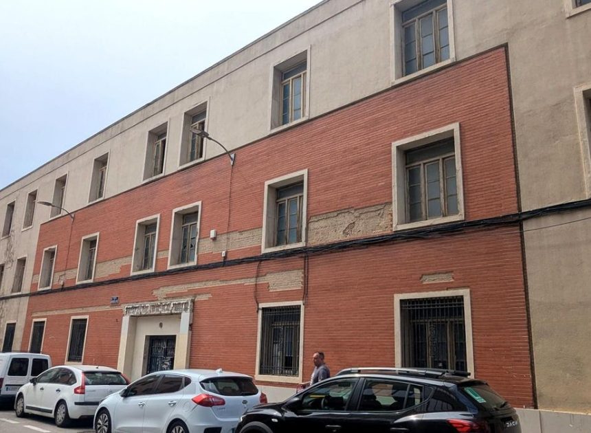 En el Palacio de la Novela ahora yacen ratas: futuro de piqueta para el Magerit en el distrito madrileño de los artistas