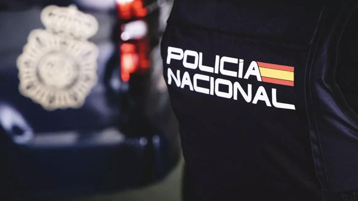Dos policías abaten a tiros en València a un hombre que ha intentado agredirles con un cuchillo