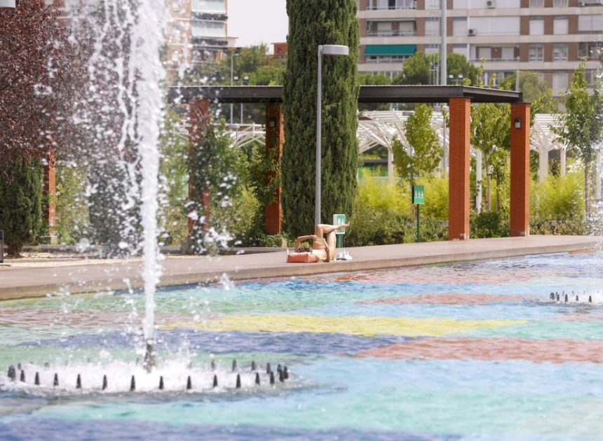 El calor extremo no suelta del todo a Madrid y retrasa la llegada del esperado descenso térmico