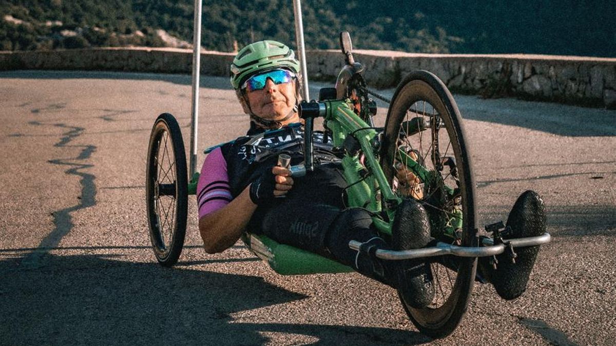 El techo de África en bicicleta adaptada: la increíble gesta de Mix Manresa en el Kilimanjaro