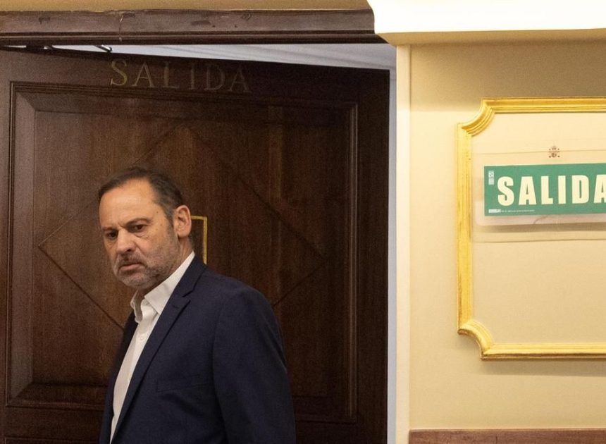 La expareja de Ábalos cobró 43.978 euros de dos empresas públicas sin ir a trabajar