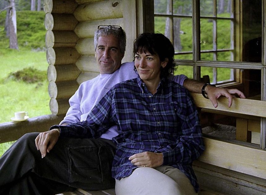 La cómplice de Epstein, trasladada a una cárcel de mínima seguridad tras sus reuniones con la Fiscalía de EEUU