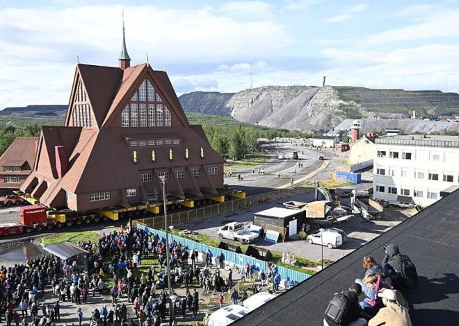 ‘El gran desplazamiento’: un pueblo de Suecia traslada de una sola pieza su iglesia de 670 toneladas