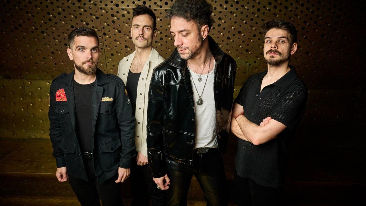 Gabriel de la Rosa, cantante de Shinova: «Vivimos en tiempos oscuros con antiguos fantasmas vestidos diferente que dan miedo»