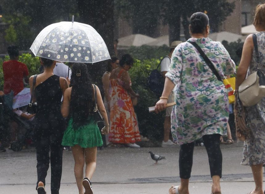 España despide la ola de calor y encara un tiempo más suave